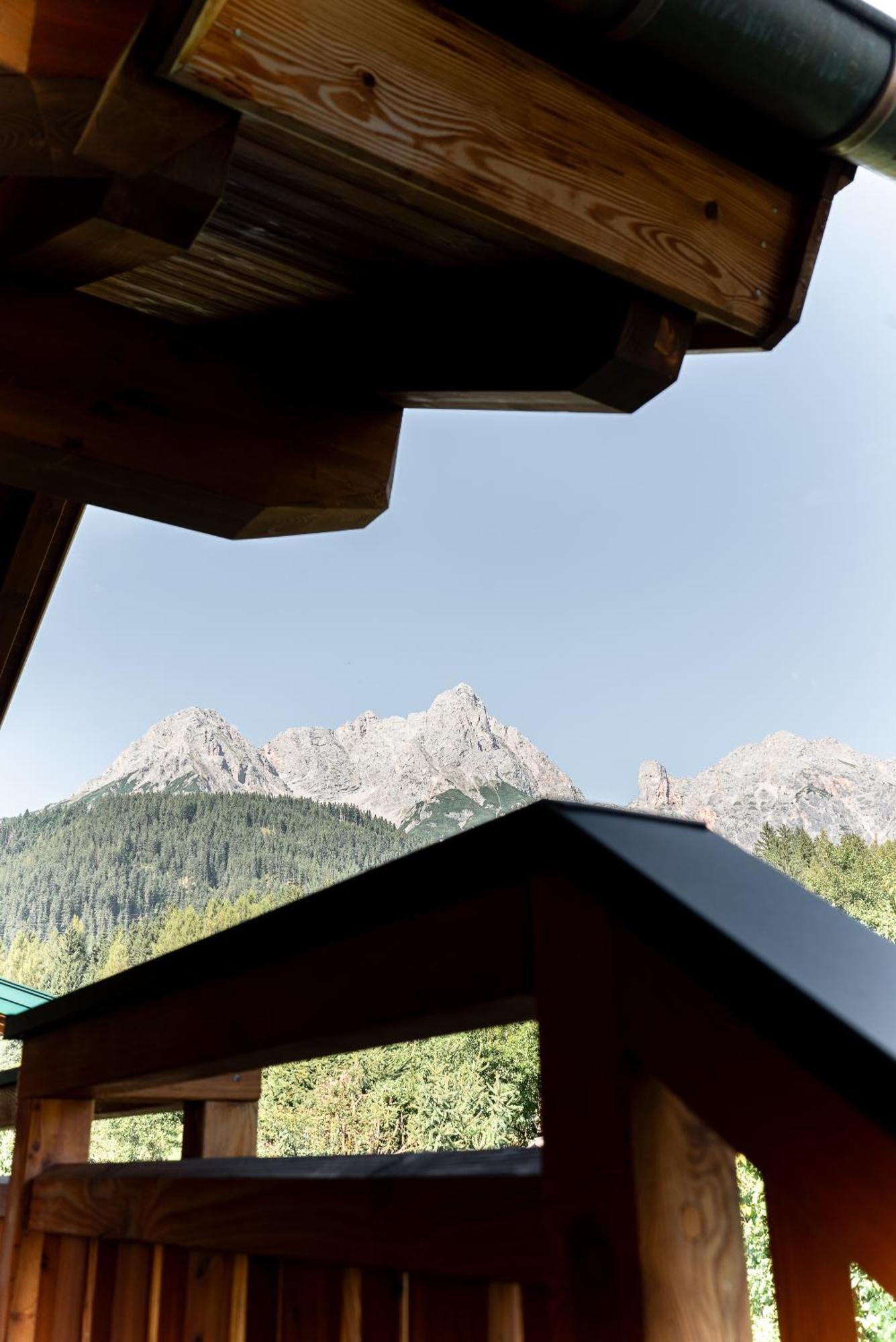 Bewegte Berge Apartments Зальфельден Экстерьер фото