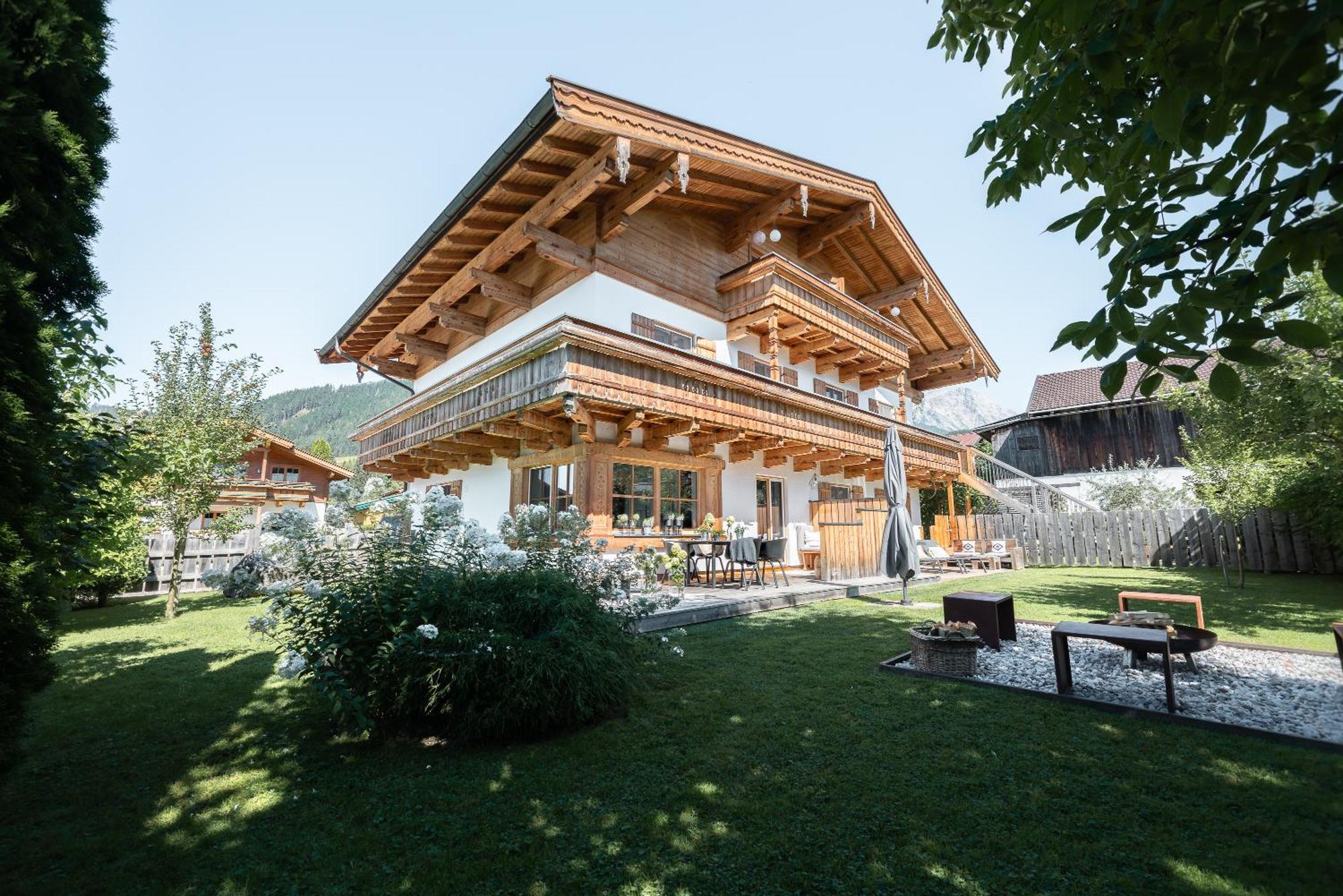 Bewegte Berge Apartments Зальфельден Экстерьер фото